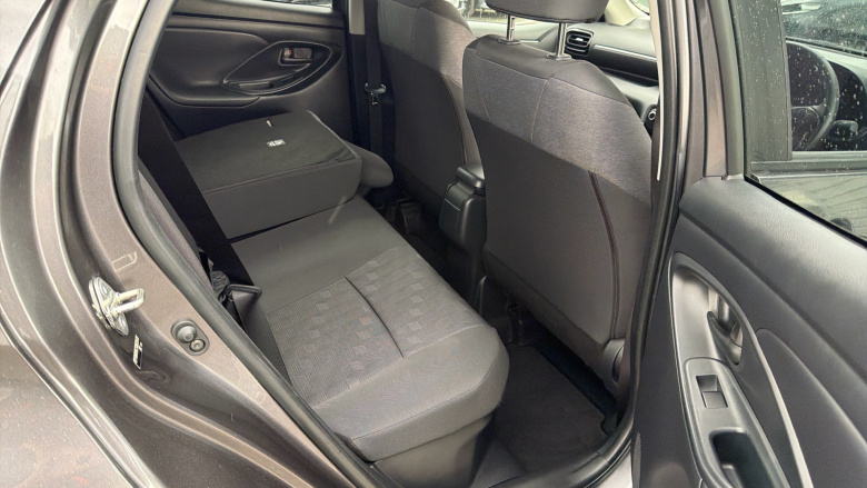 Toyota Yaris 1.5 Hybrid Design 5dr CVT Hybrid Hatchback
